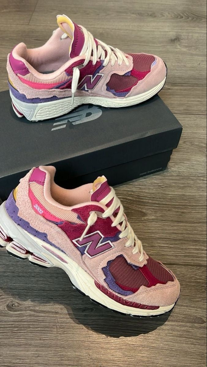 New balance 2002R pink
