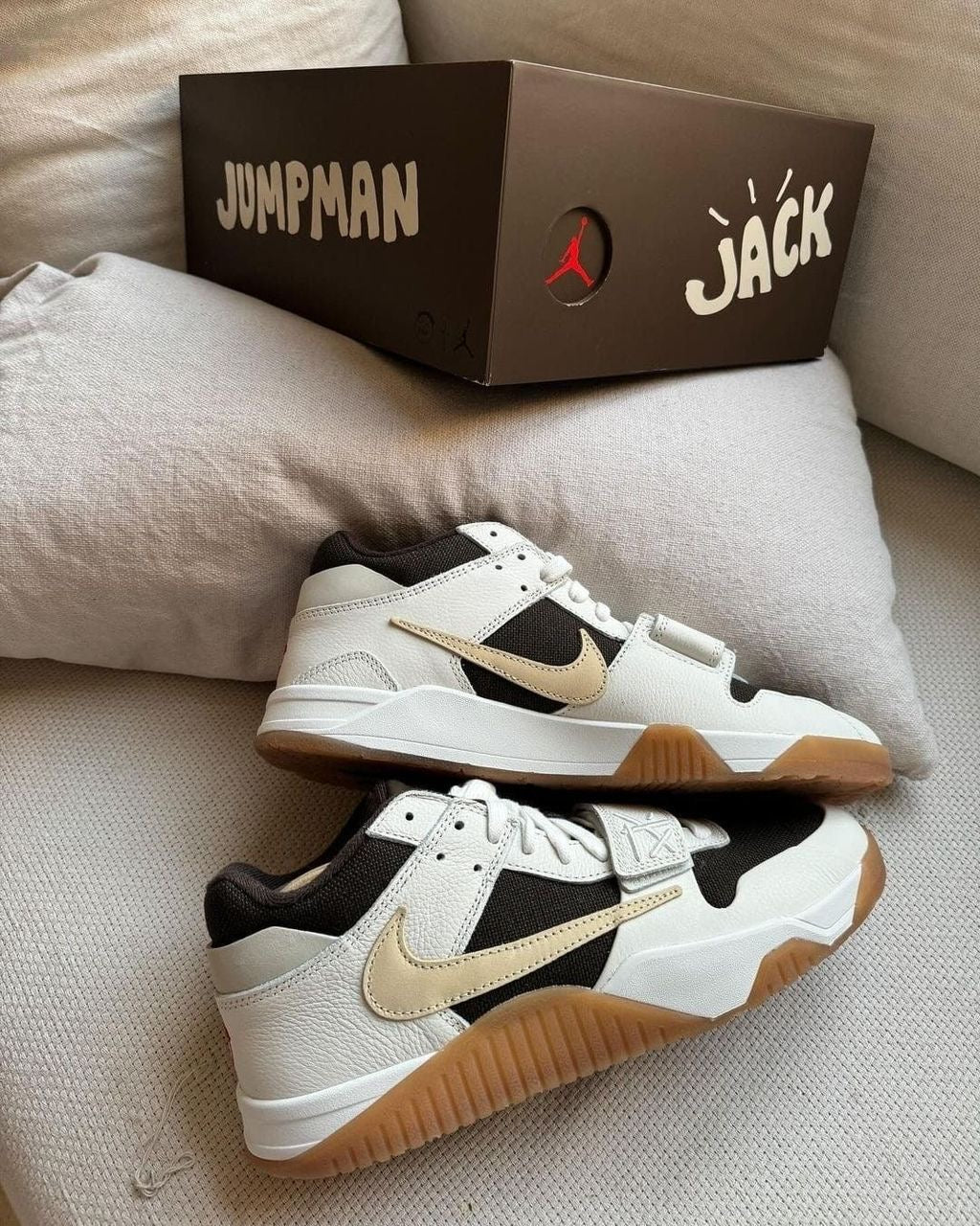 Travis Scott Jumpman jack Sail