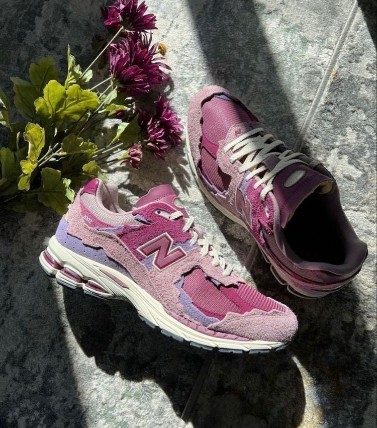New balance 2002R pink