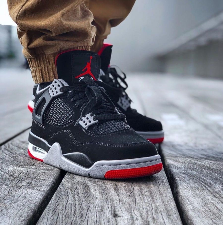 Air Jordan 4 rétro rouge noire
