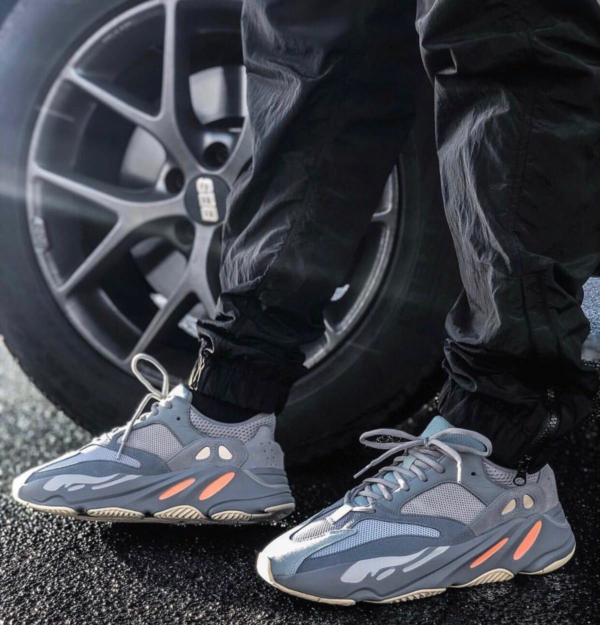 Yeezy 700v1
