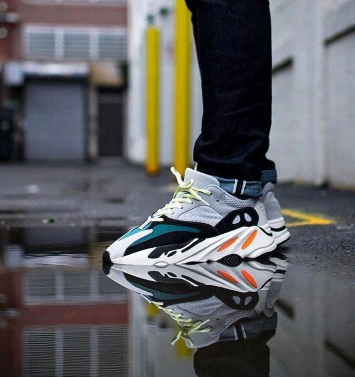 Yeezy 700v1