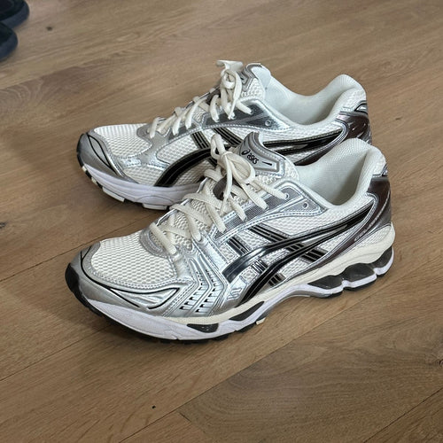ASICS gel kayano Crème