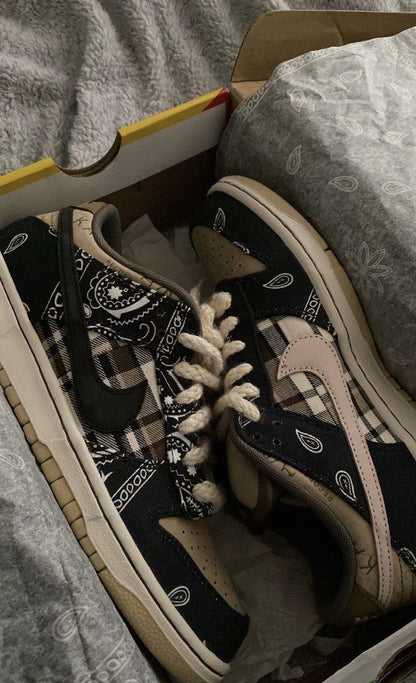 Nike Sb dunk low Travis Scott