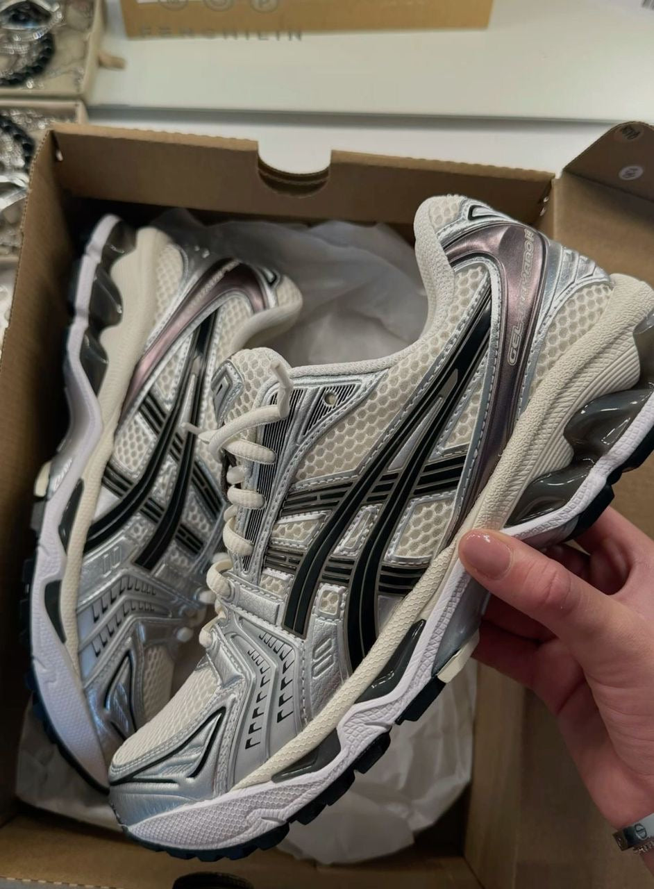 ASICS gel kayano Crème