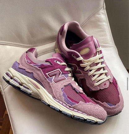 New balance 2002R pink