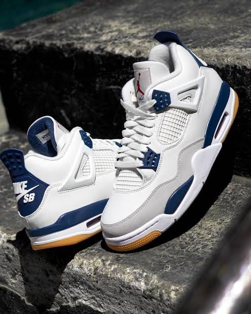 Jordan 4 SB navy