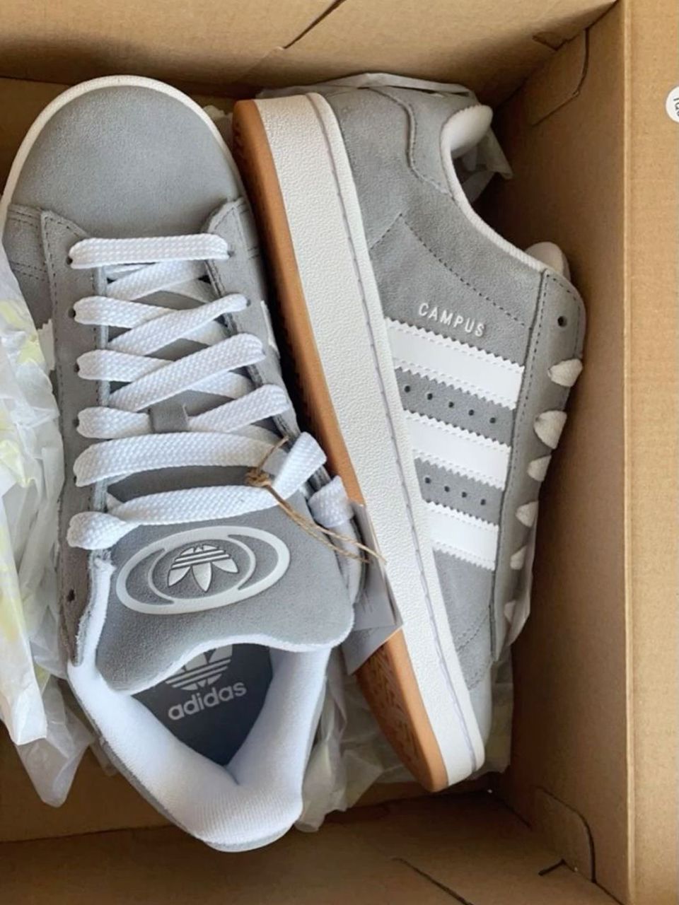 Adidas Campus Suede Gris - Sneakers intemporelles en daim